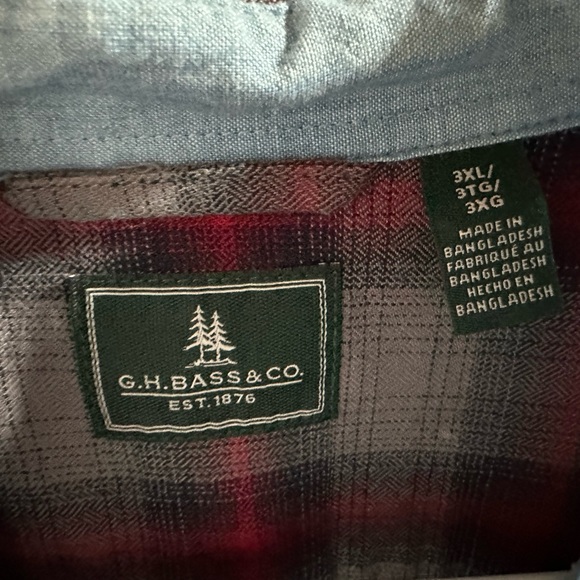 G.H Bass and Co long sleeve button down - Picture 3 of 3